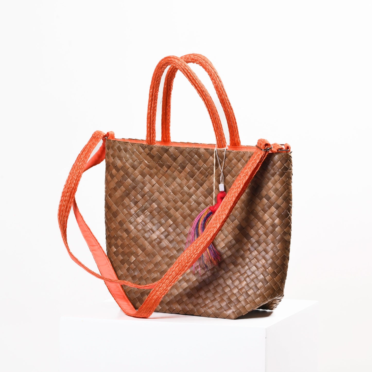 Concha Sling bag