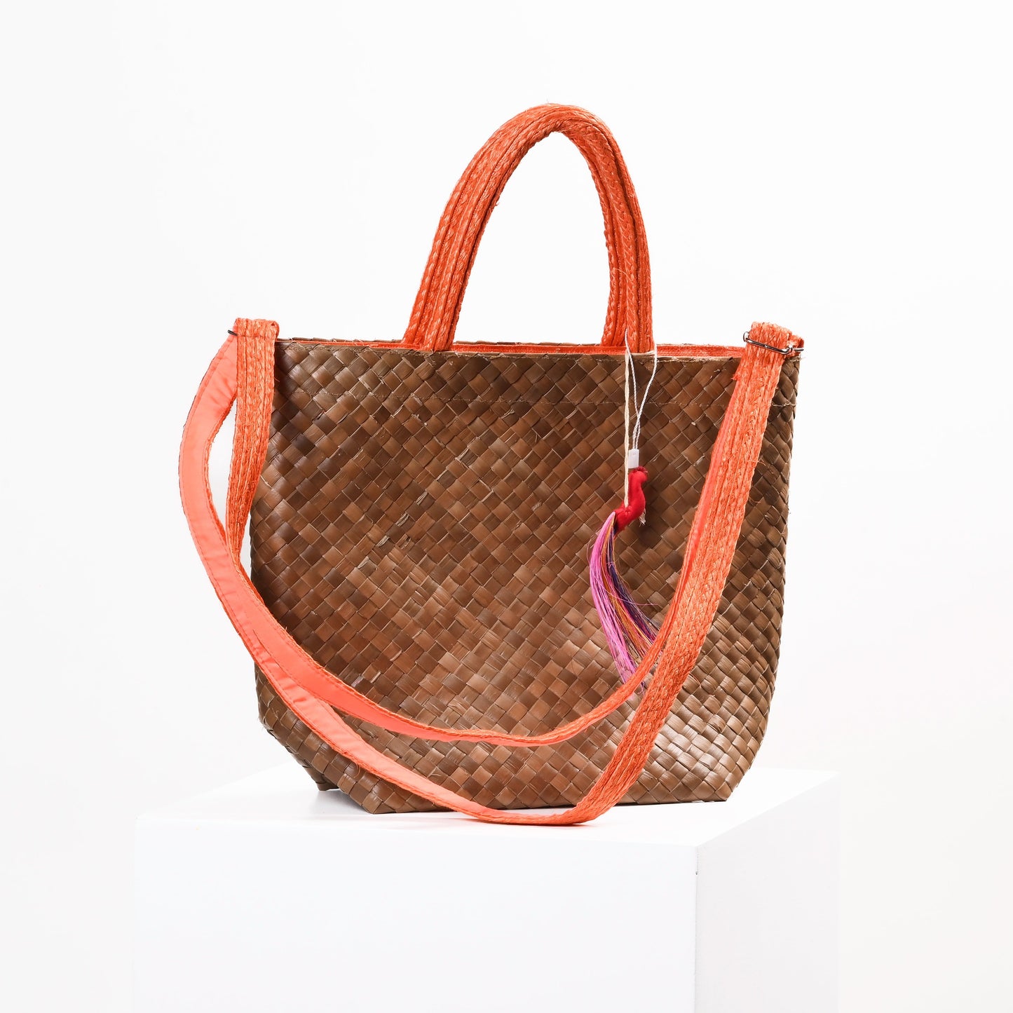 Concha Sling bag